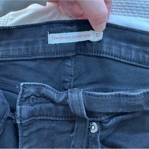 Levi’s 724 High-Rise Straight Crop Jeans - Black - Size 30
